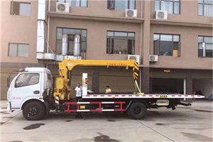 北航附近汽车轮胎更换